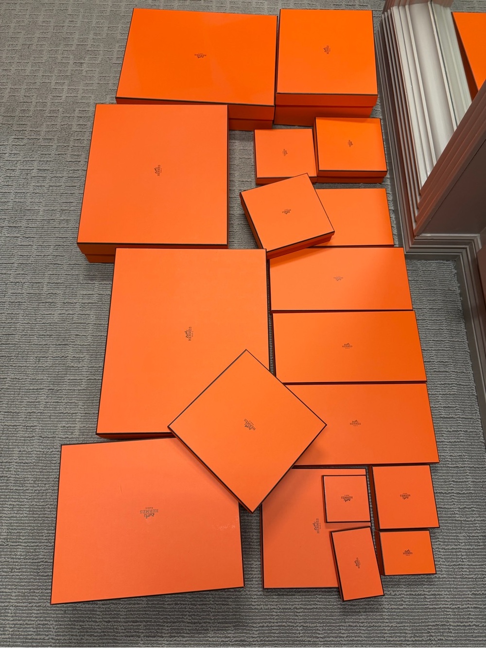 Assorted Hermès boxes